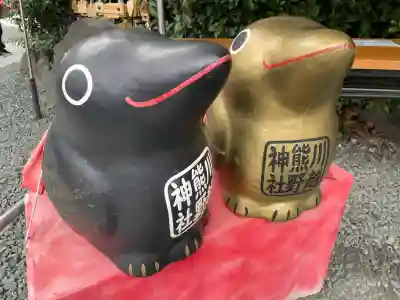 川越熊野神社の{uncategorized: "未分類", other: "その他", undefined: "問題あり", building: "その他建物", grave: "お墓", sacred_gate: "鳥居", guardian: "狛犬", statue: "像", buddha: "仏像", history: "歴史", nature: "自然", garden: "庭園", animal: "動物", pagoda: "塔", temizu: "手水舎", mountain_gate: "山門・神門", sanctuary: "本殿・本堂", subordinate: "末社・摂社", art: "芸術", scenery: "景色", jizo: "地蔵", ema: "絵馬", goshuin: "御朱印", omikuji: "おみくじ", items: "授与品その他", amulet: "お守り", goshuincho: "御朱印帳", eats: "食事", festival: "お祭り", votive_dance: "神楽", shichigosan: "七五三参", wedding: "結婚式", experience: "体験その他", initially: "初詣", around: "周辺", anti_infection: "感染症対策"}