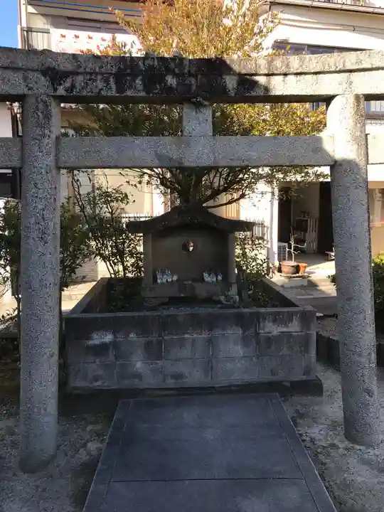 児守稲荷神社の末社・摂社