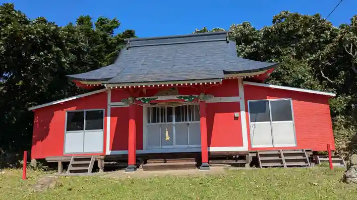 歌露稲荷神社の本殿・本堂