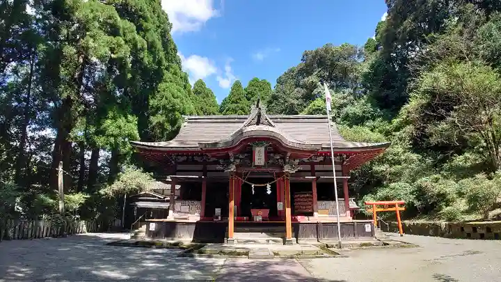 花尾神社の本殿・本堂