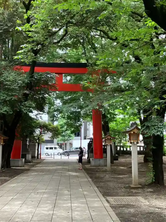 花園神社の鳥居