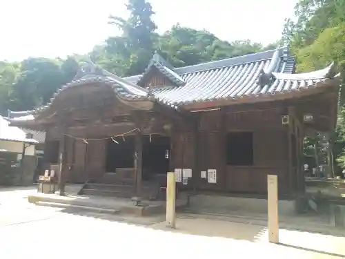 由加神社（和気由加神社）の本殿