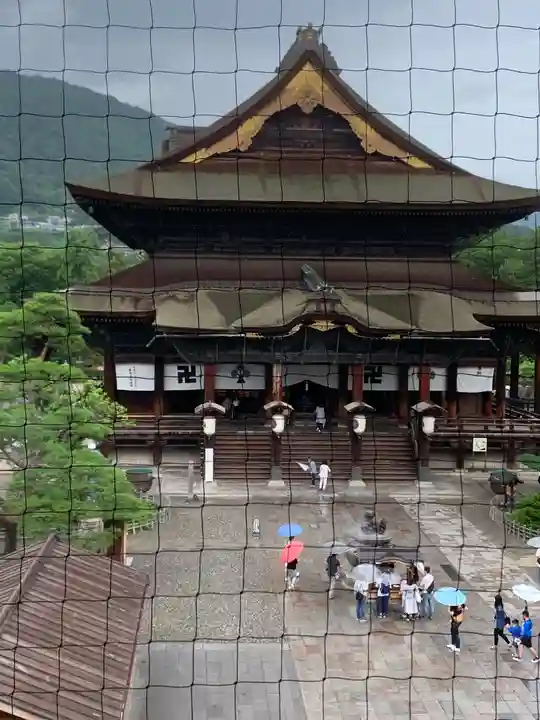 善光寺の本殿・本堂