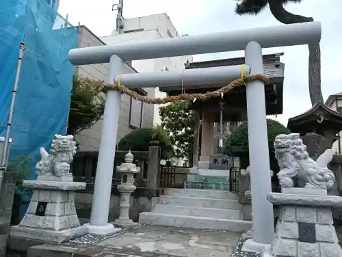 千度小路龍宮神社の{uncategorized: "未分類", other: "その他", undefined: "問題あり", building: "その他建物", grave: "お墓", sacred_gate: "鳥居", guardian: "狛犬", statue: "像", buddha: "仏像", history: "歴史", nature: "自然", garden: "庭園", animal: "動物", pagoda: "塔", temizu: "手水舎", mountain_gate: "山門・神門", sanctuary: "本殿・本堂", subordinate: "末社・摂社", art: "芸術", scenery: "景色", jizo: "地蔵", ema: "絵馬", goshuin: "御朱印", omikuji: "おみくじ", items: "授与品その他", amulet: "お守り", goshuincho: "御朱印帳", eats: "食事", festival: "お祭り", votive_dance: "神楽", shichigosan: "七五三参", wedding: "結婚式", experience: "体験その他", initially: "初詣", around: "周辺", anti_infection: "感染症対策"}