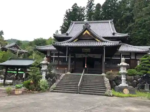 円実寺の本殿