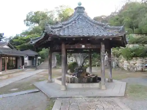 園城寺（三井寺）の手水舎