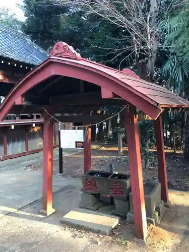神明社の手水舎