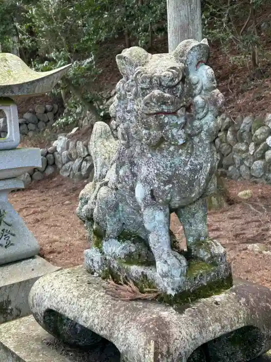 本郷神社の{uncategorized: "未分類", other: "その他", undefined: "問題あり", building: "その他建物", grave: "お墓", sacred_gate: "鳥居", guardian: "狛犬", statue: "像", buddha: "仏像", history: "歴史", nature: "自然", garden: "庭園", animal: "動物", pagoda: "塔", temizu: "手水舎", mountain_gate: "山門・神門", sanctuary: "本殿・本堂", subordinate: "末社・摂社", art: "芸術", scenery: "景色", jizo: "地蔵", ema: "絵馬", goshuin: "御朱印", omikuji: "おみくじ", items: "授与品その他", amulet: "お守り", goshuincho: "御朱印帳", eats: "食事", festival: "お祭り", votive_dance: "神楽", shichigosan: "七五三参", wedding: "結婚式", experience: "体験その他", initially: "初詣", around: "周辺", anti_infection: "感染症対策"}