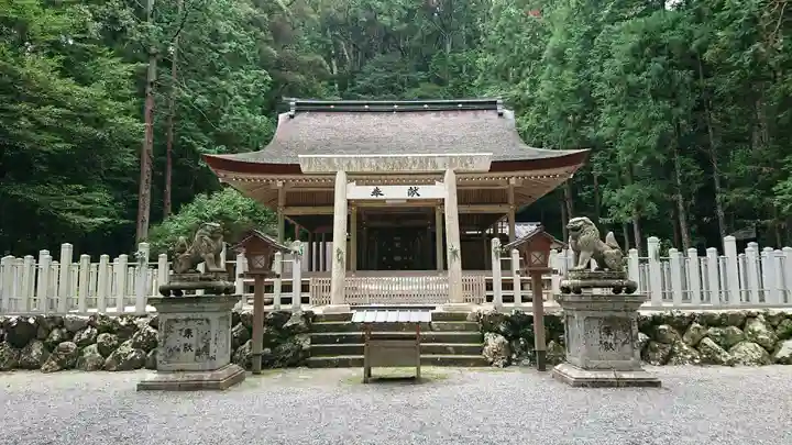 丹生神社の本殿・本堂