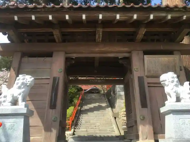 観音寺の山門・神門