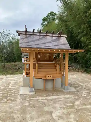 百里神社の{uncategorized: "未分類", other: "その他", undefined: "問題あり", building: "その他建物", grave: "お墓", sacred_gate: "鳥居", guardian: "狛犬", statue: "像", buddha: "仏像", history: "歴史", nature: "自然", garden: "庭園", animal: "動物", pagoda: "塔", temizu: "手水舎", mountain_gate: "山門・神門", sanctuary: "本殿・本堂", subordinate: "末社・摂社", art: "芸術", scenery: "景色", jizo: "地蔵", ema: "絵馬", goshuin: "御朱印", omikuji: "おみくじ", items: "授与品その他", amulet: "お守り", goshuincho: "御朱印帳", eats: "食事", festival: "お祭り", votive_dance: "神楽", shichigosan: "七五三参", wedding: "結婚式", experience: "体験その他", initially: "初詣", around: "周辺", anti_infection: "感染症対策"}