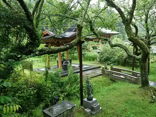 泰翁寺の庭園