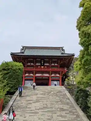 鶴岡八幡宮の山門・神門