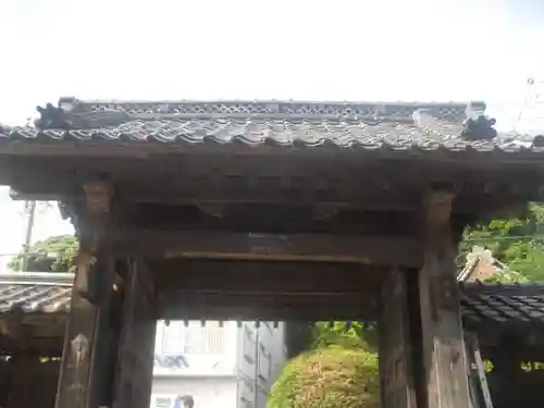 上行寺の山門