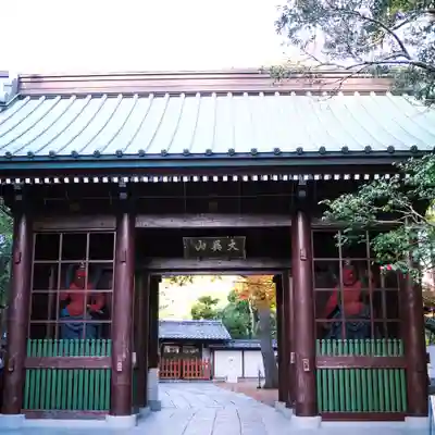 高徳院の山門・神門
