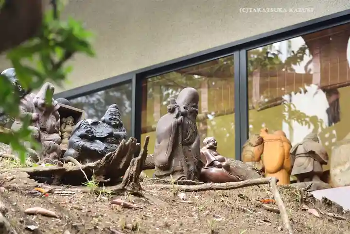 神鳥前川神社の像