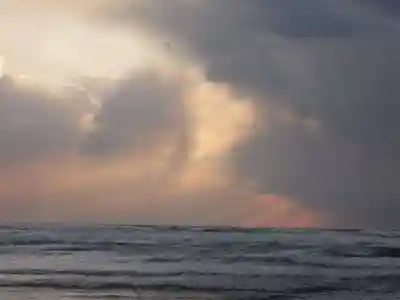 稲佐の浜 弁天島(島根県)