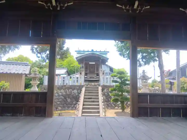 神宮神社の{uncategorized: "未分類", other: "その他", undefined: "問題あり", building: "その他建物", grave: "お墓", sacred_gate: "鳥居", guardian: "狛犬", statue: "像", buddha: "仏像", history: "歴史", nature: "自然", garden: "庭園", animal: "動物", pagoda: "塔", temizu: "手水舎", mountain_gate: "山門・神門", sanctuary: "本殿・本堂", subordinate: "末社・摂社", art: "芸術", scenery: "景色", jizo: "地蔵", ema: "絵馬", goshuin: "御朱印", omikuji: "おみくじ", items: "授与品その他", amulet: "お守り", goshuincho: "御朱印帳", eats: "食事", festival: "お祭り", votive_dance: "神楽", shichigosan: "七五三参", wedding: "結婚式", experience: "体験その他", initially: "初詣", around: "周辺", anti_infection: "感染症対策"}