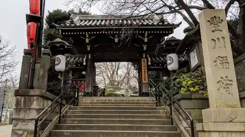 豊川稲荷東京別院の山門