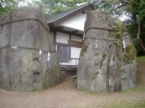 三ツ石神社の自然