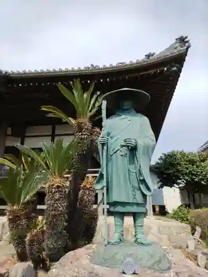 蓮念寺の像