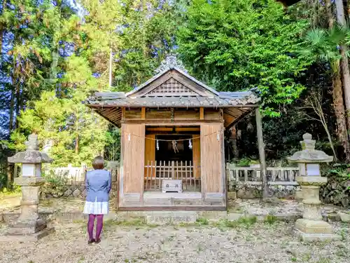 鷲尾神社の本殿