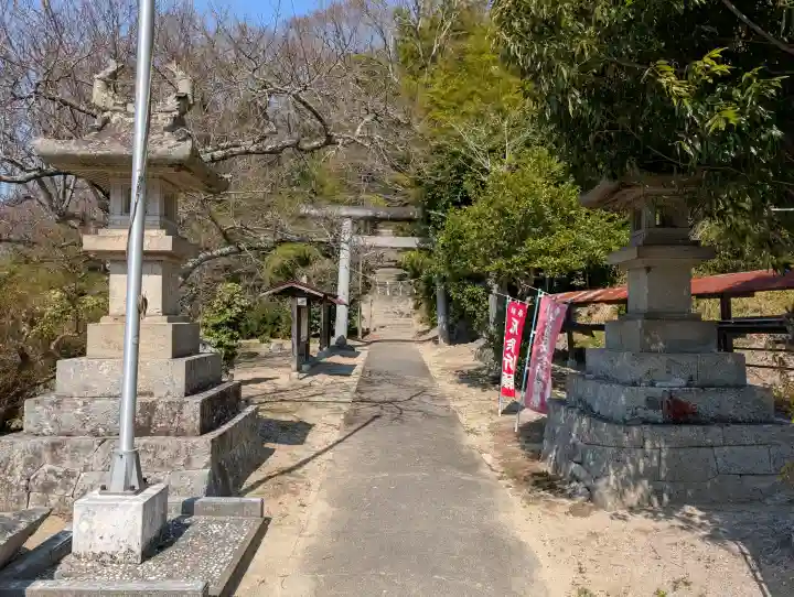 日枝神社の{uncategorized: "未分類", other: "その他", undefined: "問題あり", building: "その他建物", grave: "お墓", sacred_gate: "鳥居", guardian: "狛犬", statue: "像", buddha: "仏像", history: "歴史", nature: "自然", garden: "庭園", animal: "動物", pagoda: "塔", temizu: "手水舎", mountain_gate: "山門・神門", sanctuary: "本殿・本堂", subordinate: "末社・摂社", art: "芸術", scenery: "景色", jizo: "地蔵", ema: "絵馬", goshuin: "御朱印", omikuji: "おみくじ", items: "授与品その他", amulet: "お守り", goshuincho: "御朱印帳", eats: "食事", festival: "お祭り", votive_dance: "神楽", shichigosan: "七五三参", wedding: "結婚式", experience: "体験その他", initially: "初詣", around: "周辺", anti_infection: "感染症対策"}