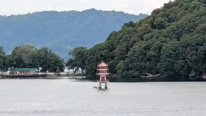 中島三重の塔の本殿・本堂