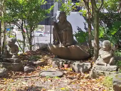 蠣崎神社の{uncategorized: "未分類", other: "その他", undefined: "問題あり", building: "その他建物", grave: "お墓", sacred_gate: "鳥居", guardian: "狛犬", statue: "像", buddha: "仏像", history: "歴史", nature: "自然", garden: "庭園", animal: "動物", pagoda: "塔", temizu: "手水舎", mountain_gate: "山門・神門", sanctuary: "本殿・本堂", subordinate: "末社・摂社", art: "芸術", scenery: "景色", jizo: "地蔵", ema: "絵馬", goshuin: "御朱印", omikuji: "おみくじ", items: "授与品その他", amulet: "お守り", goshuincho: "御朱印帳", eats: "食事", festival: "お祭り", votive_dance: "神楽", shichigosan: "七五三参", wedding: "結婚式", experience: "体験その他", initially: "初詣", around: "周辺", anti_infection: "感染症対策"}