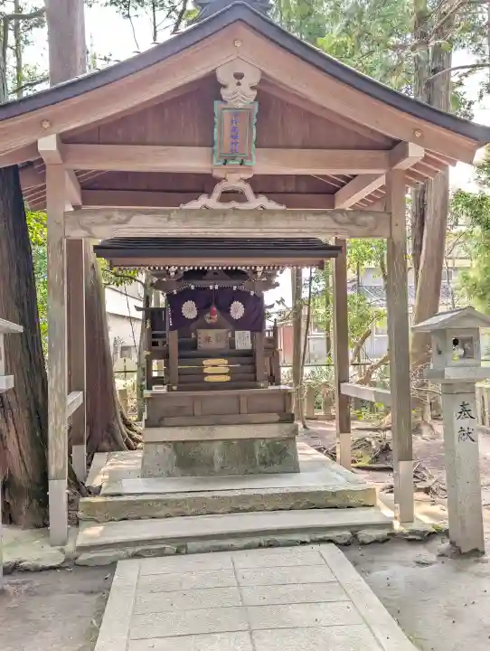 伊和神社の{uncategorized: "未分類", other: "その他", undefined: "問題あり", building: "その他建物", grave: "お墓", sacred_gate: "鳥居", guardian: "狛犬", statue: "像", buddha: "仏像", history: "歴史", nature: "自然", garden: "庭園", animal: "動物", pagoda: "塔", temizu: "手水舎", mountain_gate: "山門・神門", sanctuary: "本殿・本堂", subordinate: "末社・摂社", art: "芸術", scenery: "景色", jizo: "地蔵", ema: "絵馬", goshuin: "御朱印", omikuji: "おみくじ", items: "授与品その他", amulet: "お守り", goshuincho: "御朱印帳", eats: "食事", festival: "お祭り", votive_dance: "神楽", shichigosan: "七五三参", wedding: "結婚式", experience: "体験その他", initially: "初詣", around: "周辺", anti_infection: "感染症対策"}