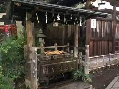 花園稲荷神社の手水舎
