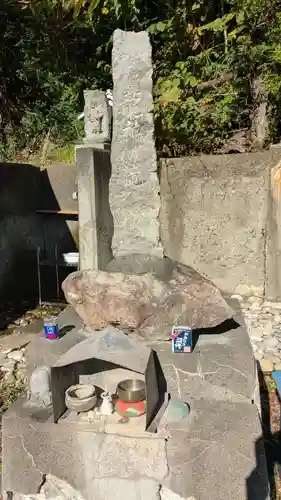 滝の不動尊の末社・摂社