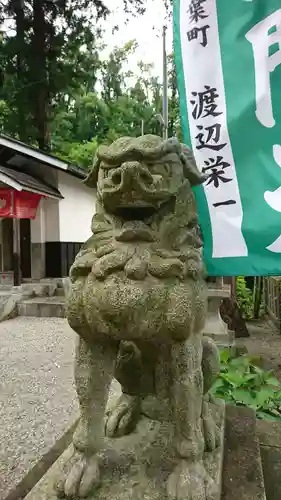 梨郷神社の狛犬