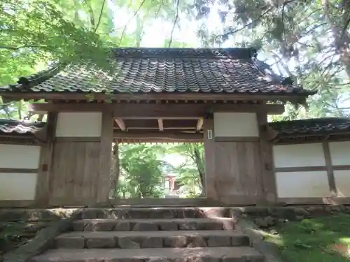 中尊寺の山門・神門