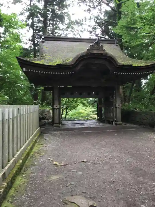 大神山神社奥宮の山門・神門