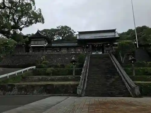 鎮西大社諏訪神社の山門・神門