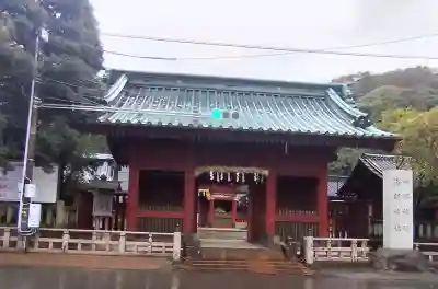 静岡浅間神社の{uncategorized: "未分類", other: "その他", undefined: "問題あり", building: "その他建物", grave: "お墓", sacred_gate: "鳥居", guardian: "狛犬", statue: "像", buddha: "仏像", history: "歴史", nature: "自然", garden: "庭園", animal: "動物", pagoda: "塔", temizu: "手水舎", mountain_gate: "山門・神門", sanctuary: "本殿・本堂", subordinate: "末社・摂社", art: "芸術", scenery: "景色", jizo: "地蔵", ema: "絵馬", goshuin: "御朱印", omikuji: "おみくじ", items: "授与品その他", amulet: "お守り", goshuincho: "御朱印帳", eats: "食事", festival: "お祭り", votive_dance: "神楽", shichigosan: "七五三参", wedding: "結婚式", experience: "体験その他", initially: "初詣", around: "周辺", anti_infection: "感染症対策"}