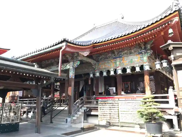 中山寺の本殿・本堂