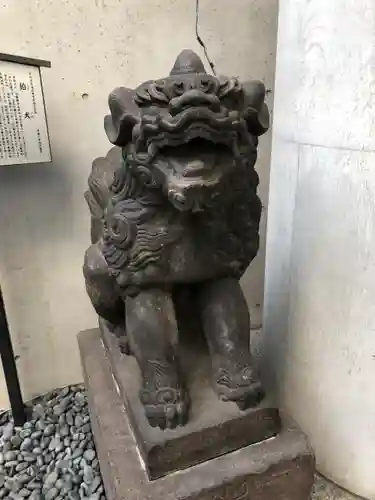 築土神社の狛犬