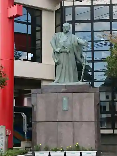 劒神社の像