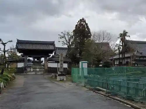 浄厳院の山門