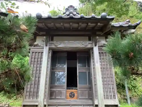 神明神社の本殿・本堂