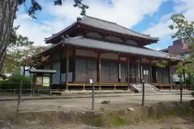 西大寺の本殿・本堂