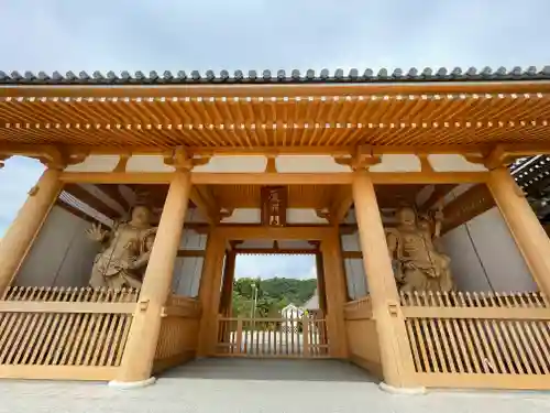 願昭寺の山門