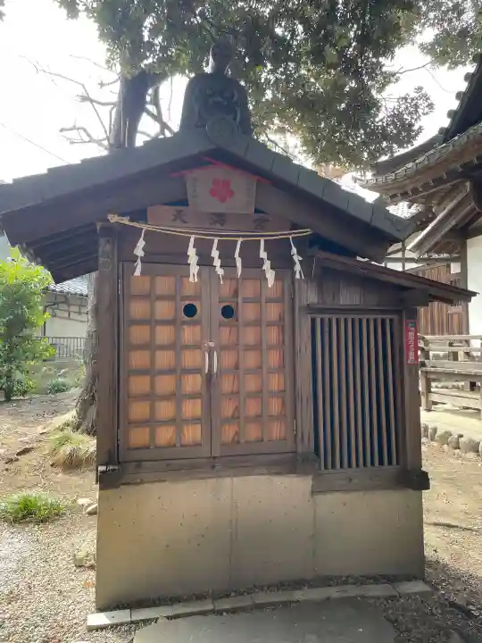 諏訪大神社 の{uncategorized: "未分類", other: "その他", undefined: "問題あり", building: "その他建物", grave: "お墓", sacred_gate: "鳥居", guardian: "狛犬", statue: "像", buddha: "仏像", history: "歴史", nature: "自然", garden: "庭園", animal: "動物", pagoda: "塔", temizu: "手水舎", mountain_gate: "山門・神門", sanctuary: "本殿・本堂", subordinate: "末社・摂社", art: "芸術", scenery: "景色", jizo: "地蔵", ema: "絵馬", goshuin: "御朱印", omikuji: "おみくじ", items: "授与品その他", amulet: "お守り", goshuincho: "御朱印帳", eats: "食事", festival: "お祭り", votive_dance: "神楽", shichigosan: "七五三参", wedding: "結婚式", experience: "体験その他", initially: "初詣", around: "周辺", anti_infection: "感染症対策"}