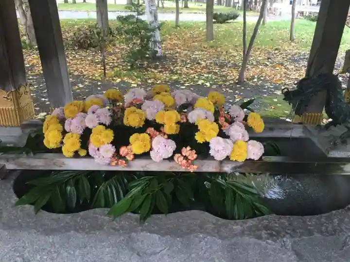彌彦神社 (伊夜日子神社)の手水舎
