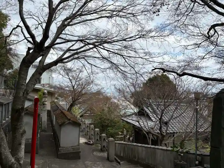 妙光院の{uncategorized: "未分類", other: "その他", undefined: "問題あり", building: "その他建物", grave: "お墓", sacred_gate: "鳥居", guardian: "狛犬", statue: "像", buddha: "仏像", history: "歴史", nature: "自然", garden: "庭園", animal: "動物", pagoda: "塔", temizu: "手水舎", mountain_gate: "山門・神門", sanctuary: "本殿・本堂", subordinate: "末社・摂社", art: "芸術", scenery: "景色", jizo: "地蔵", ema: "絵馬", goshuin: "御朱印", omikuji: "おみくじ", items: "授与品その他", amulet: "お守り", goshuincho: "御朱印帳", eats: "食事", festival: "お祭り", votive_dance: "神楽", shichigosan: "七五三参", wedding: "結婚式", experience: "体験その他", initially: "初詣", around: "周辺", anti_infection: "感染症対策"}