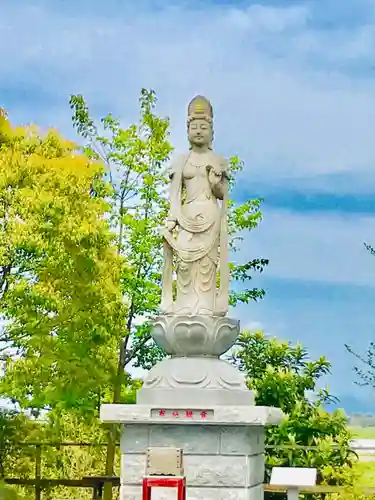 布施弁天 東海寺の仏像