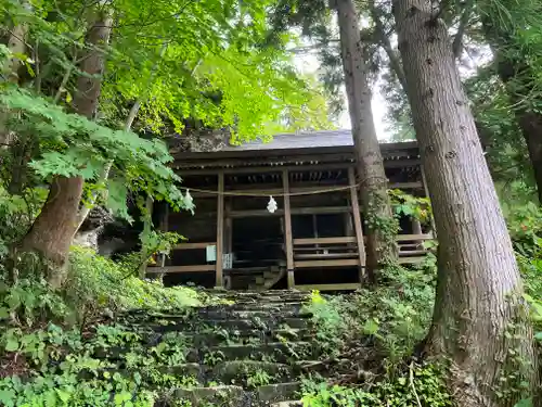 小菅神社奥社の本殿