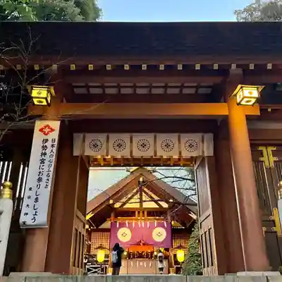 東京大神宮の山門・神門